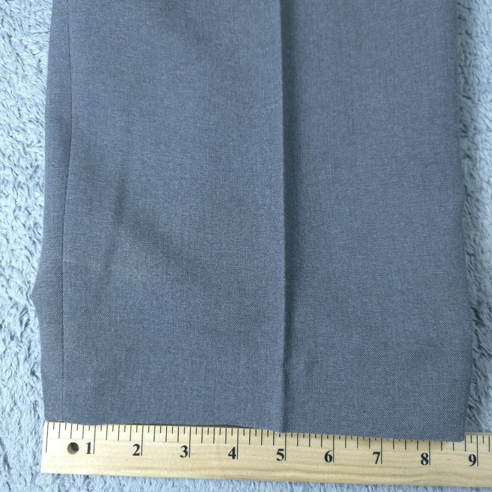 Levi's Travelers Dress Pants Mens 36x31 Gray Pleated Microfiber Slacks